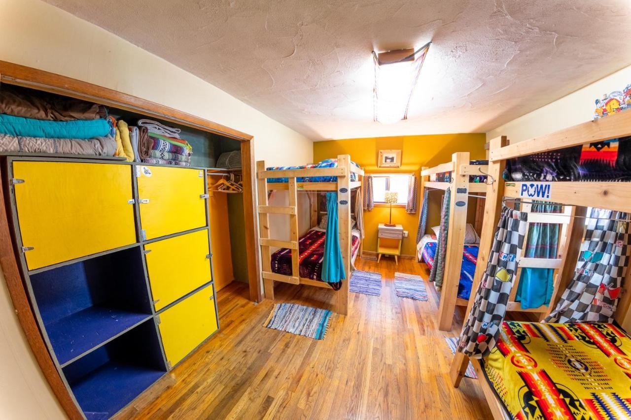 Posto Letto in Dormitorio Misto con 6 Letti